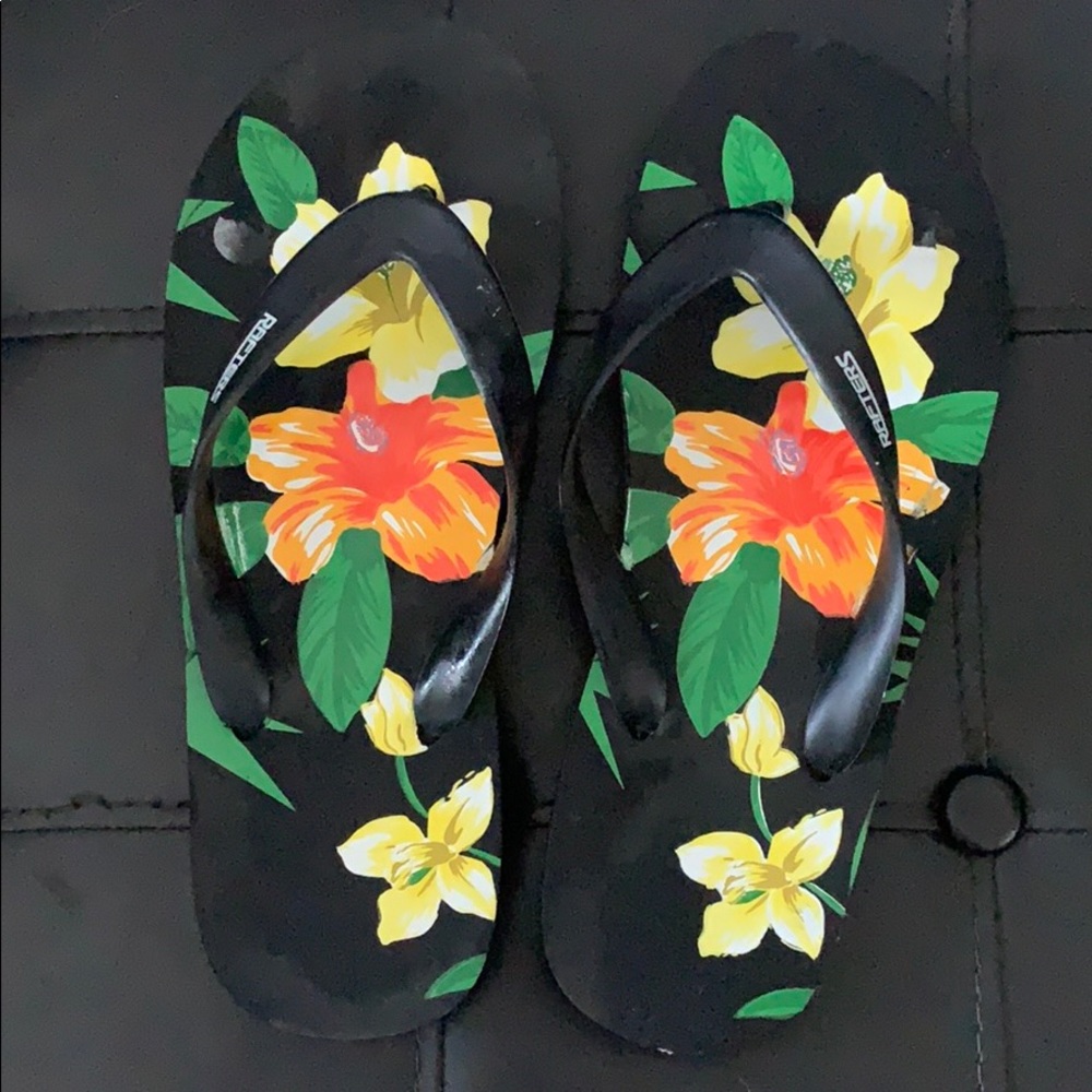 Hawaiian print flip flops